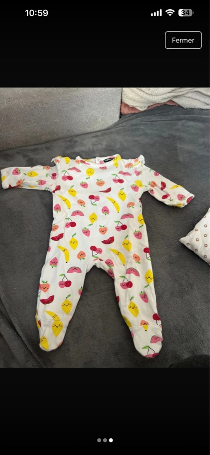 Lot 3 pyjamas fin taille 3 mois , très bon état - photo numéro 2