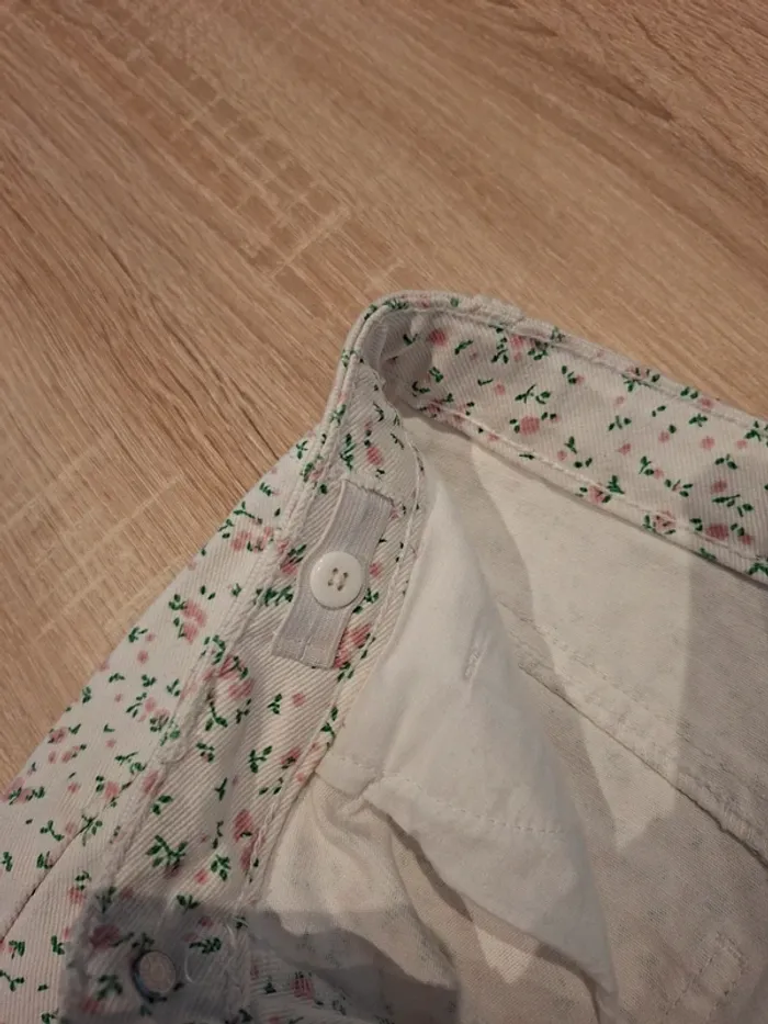Short en jean Kiabi fleurs - photo numéro 5