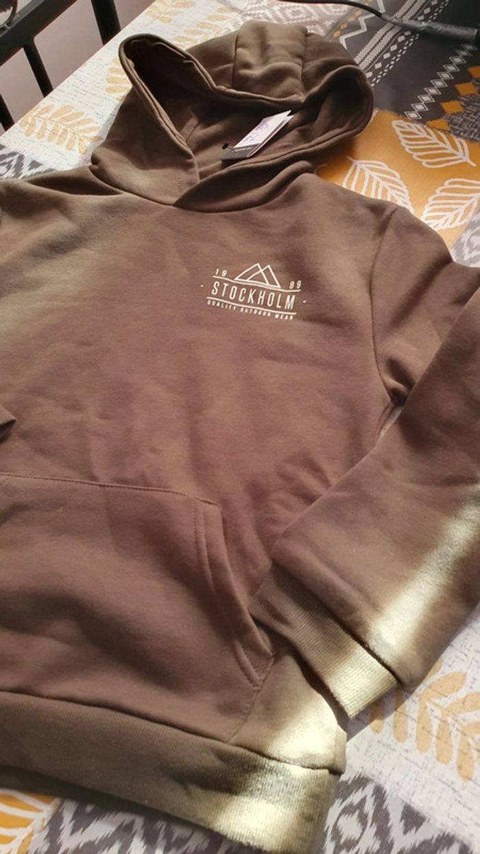 Sweat à capuche Primark taille 7-8 ans - photo numéro 2