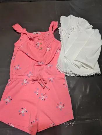 Lot cardigan et combi