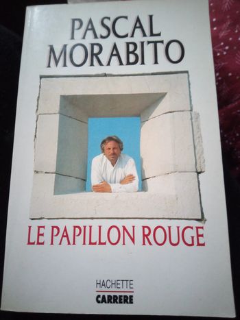Le papillon rouge