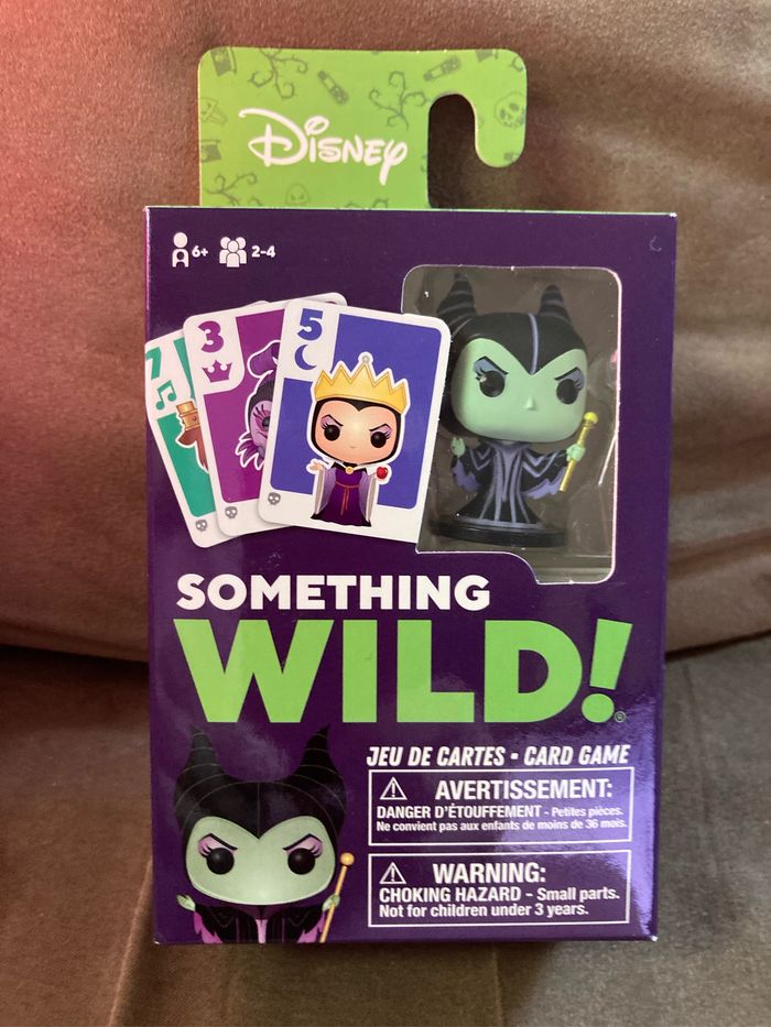 Jeu de cartes avec figurine les vilains Disney