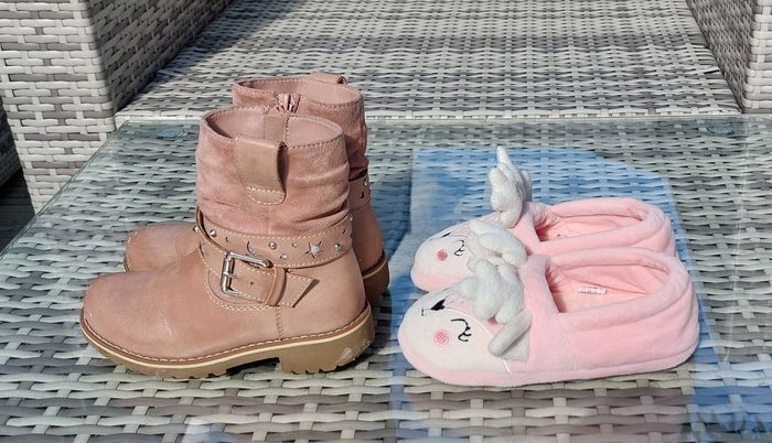 1 paire de bottine et 1 paire de chausson - photo numéro 3