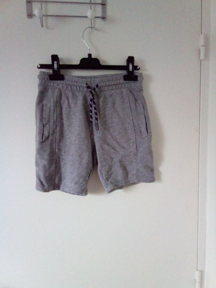 Short gris