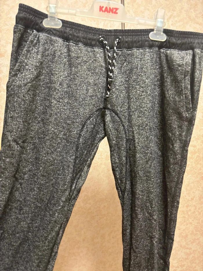 Jogging taille L marque tissaia - photo numéro 2