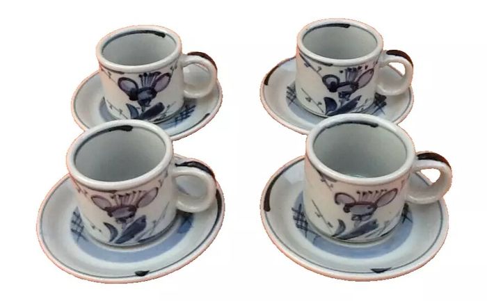4 Tasses / Soucoupes à café Céramique vernissée