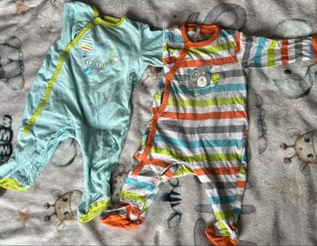 Lot de 2 pyjamas légers taille 3 mois 