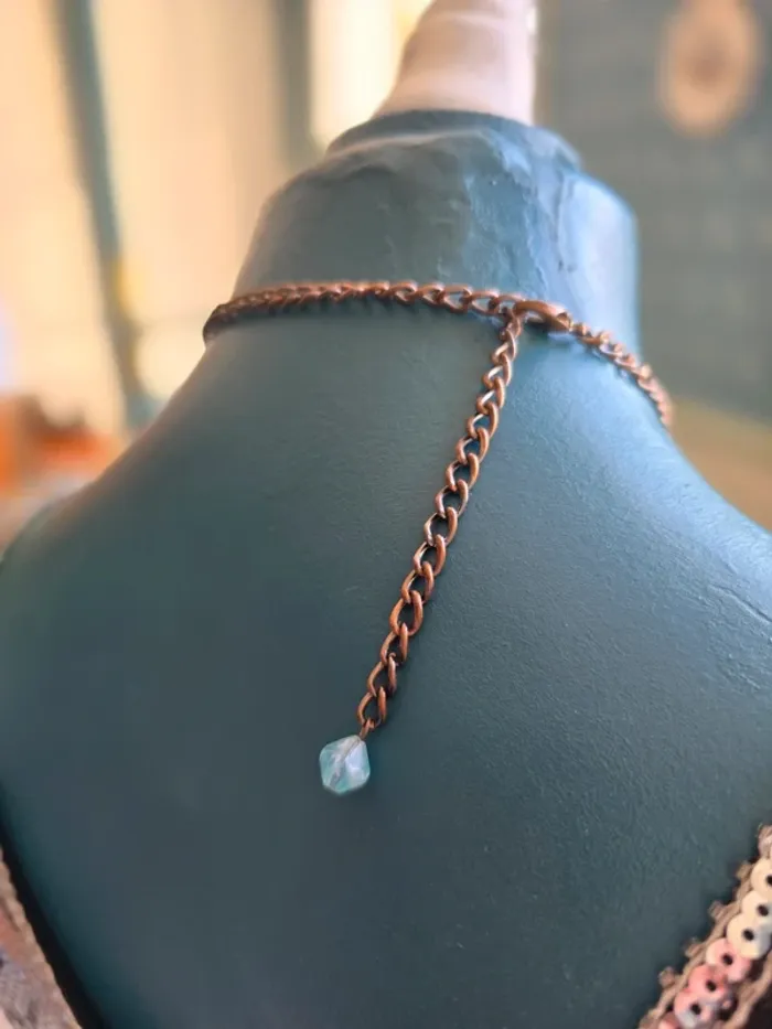 Original collier fantaisie perles translucides  fruits et feuilles - photo numéro 7