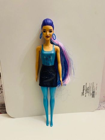Poupée Barbie color reveal 