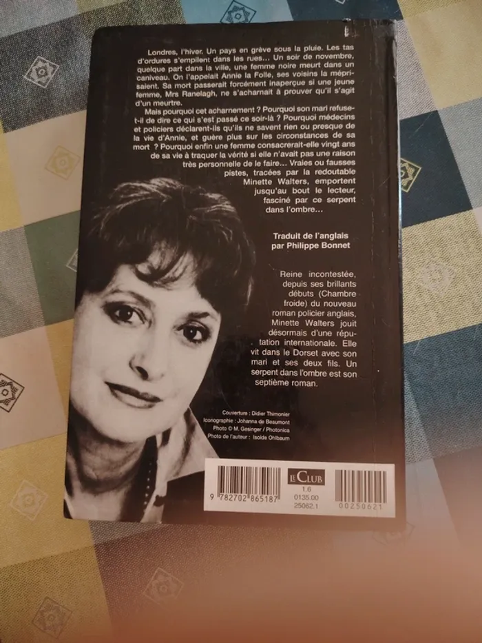 Livre Un serpent dans l'ombre - photo numéro 2