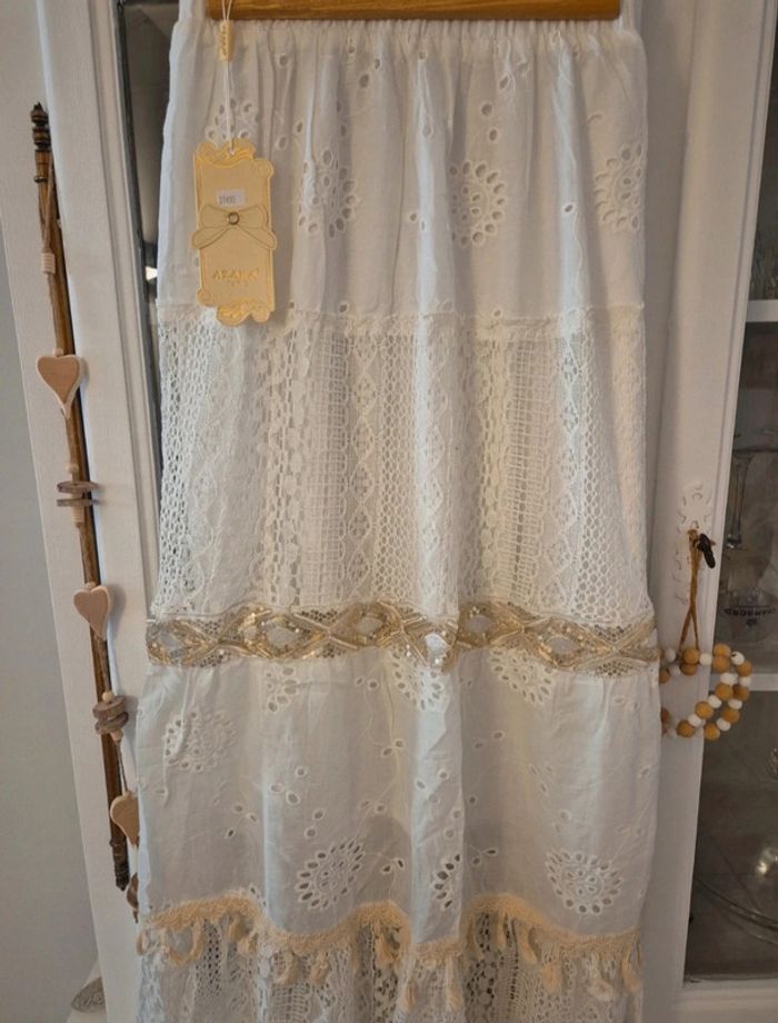 Ensemble bohème jupon et haut dentelle et broderies blanc et doré neuf T S/M - photo numéro 8