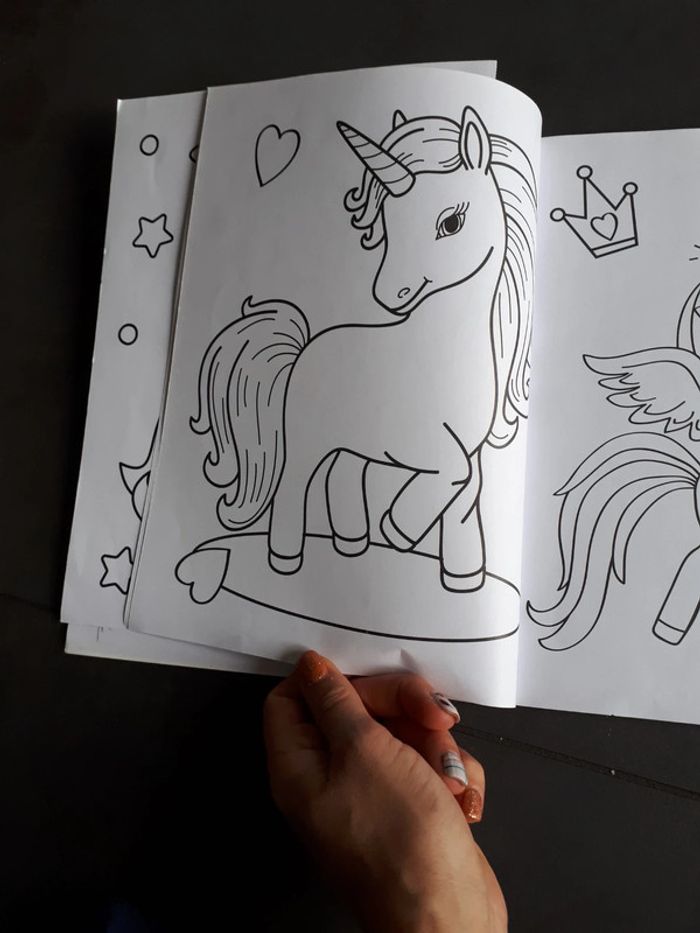Coloriage avec crayons gras licorne neuf - photo numéro 6