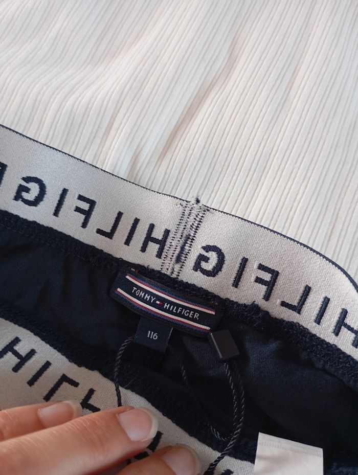 Ensemble fille 6/7 ans legging tommy Hilfiger+ sous pull primark - photo numéro 5
