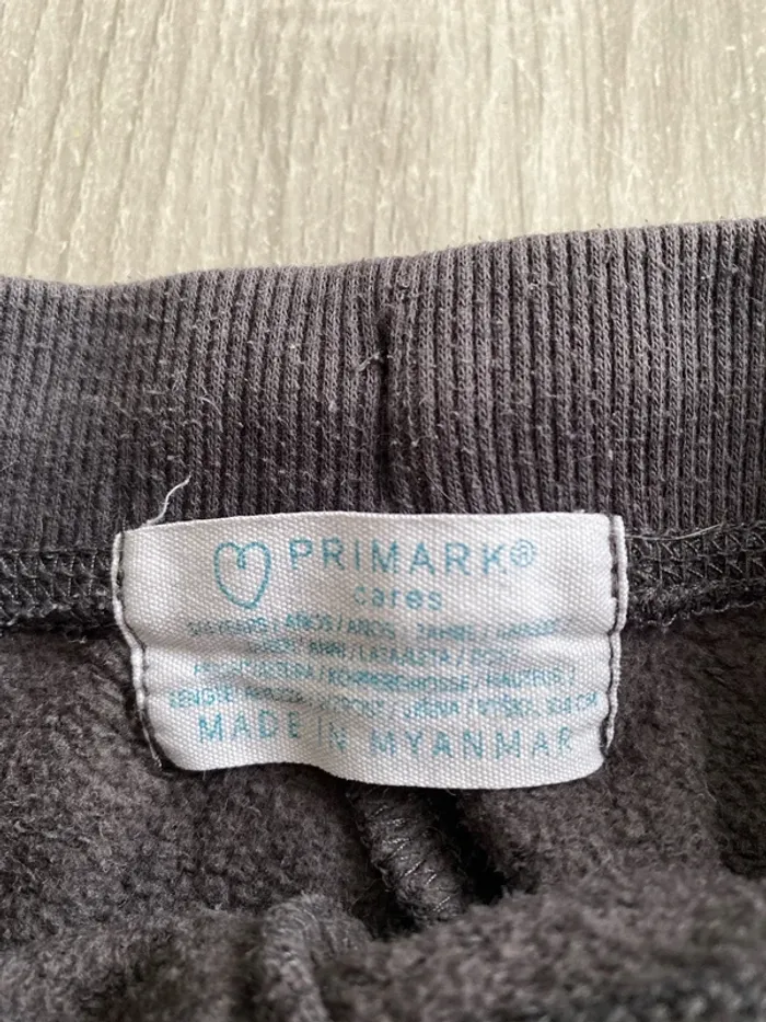 Pantalon de jogging / survêtement / sport / survet 3/4 ans - photo numéro 2