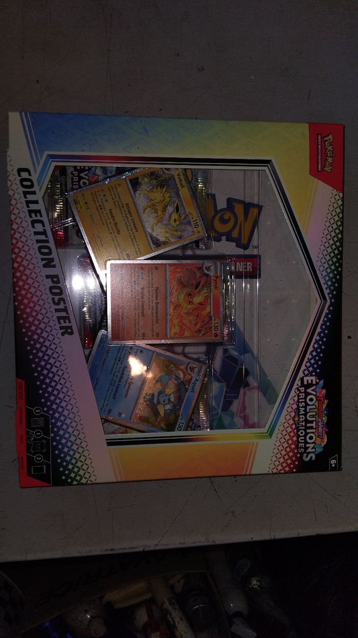 Coffret pokemon évolutions prismatique collection poster - photo numéro 1