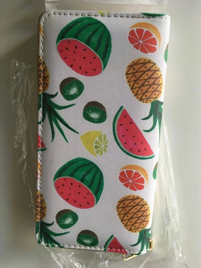 Grand porte monnaie motif fruits Neuf - photo numéro 2