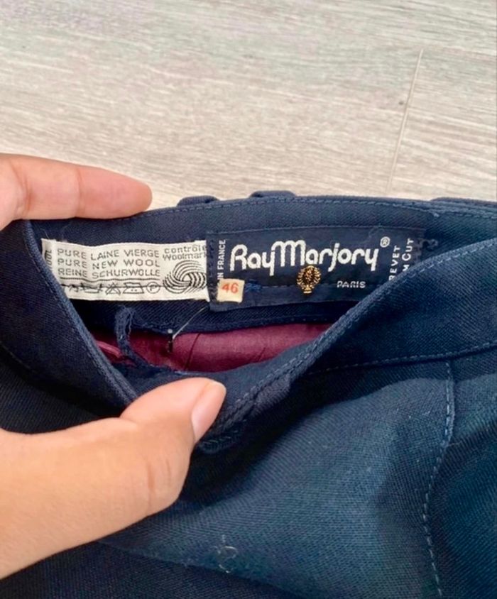 Jupe élégante mi-longue ajustée