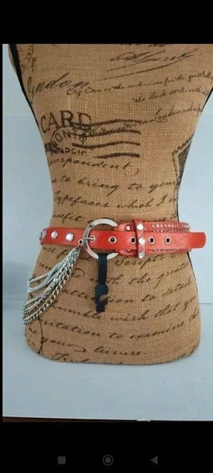 superbe ceinture orange avec chaînette argenté 85 cm