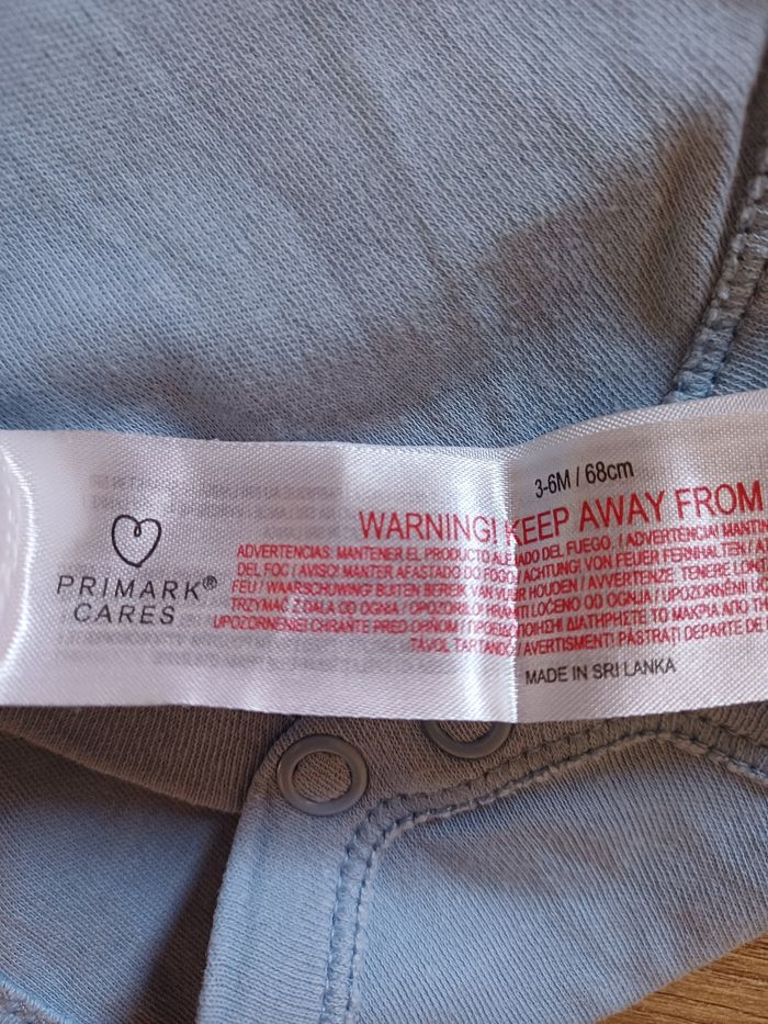 Lot bodys primark 6 mois - photo numéro 2