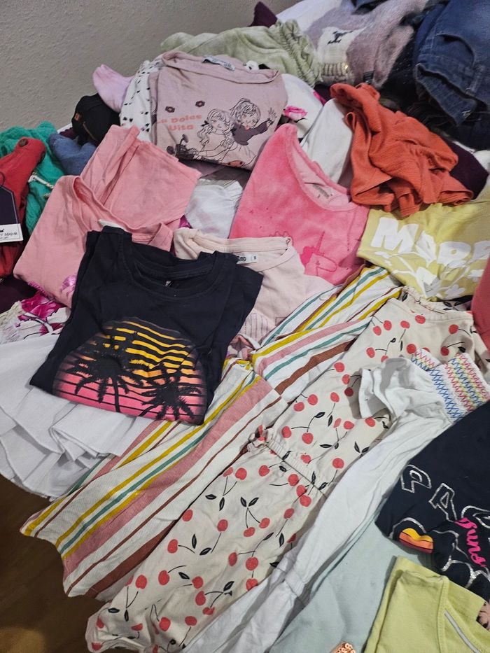 Lot de vêtements filles  et garçons  taille de 5.a 8 ans - photo numéro 5