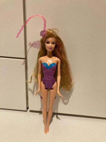 Très jolie barbie Mattel 2013