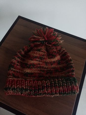 Bonnet pompon en laine 10 ans