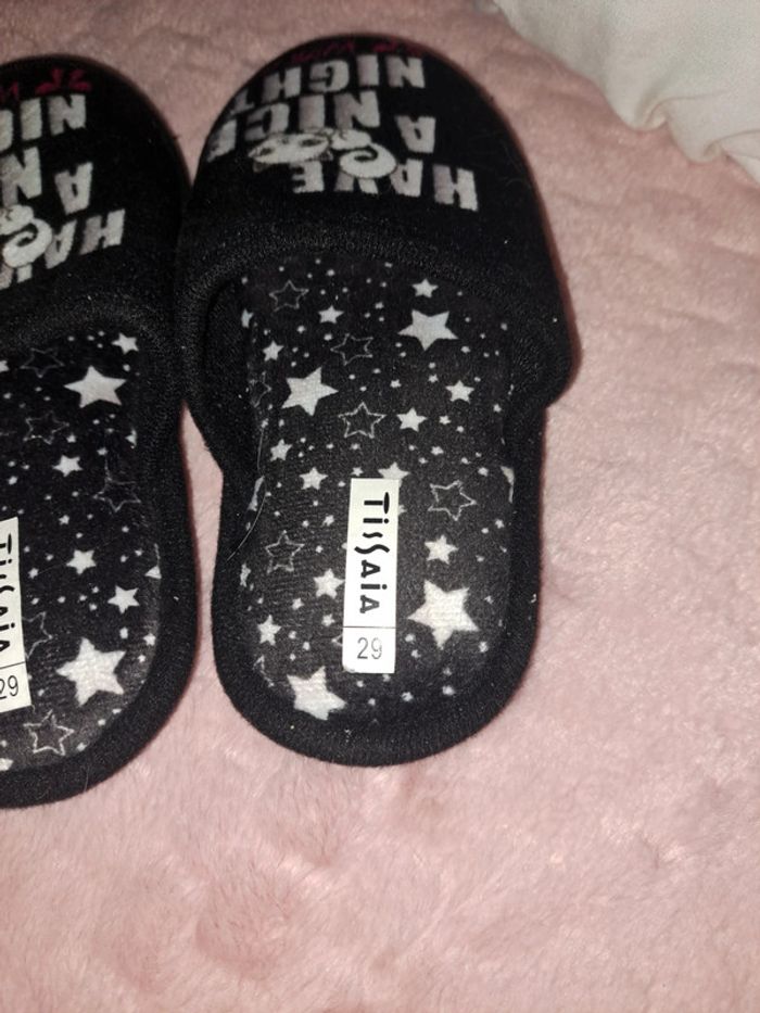 Chaussons fille tissaia noir neuf taille 29 - photo numéro 3