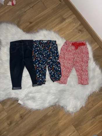 Lot pantalon fin 18 mois