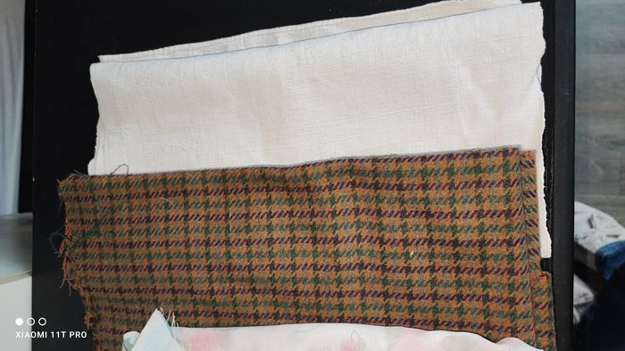 Lot chutes de tissus varier, en bon état - photo numéro 4