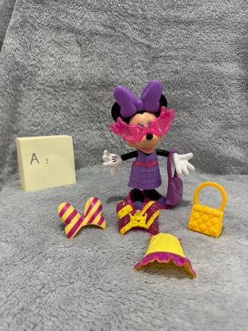 A1 fashionistas Minnie Disney figurine Noël