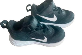 Baskets Nike garçon noir pointure 22