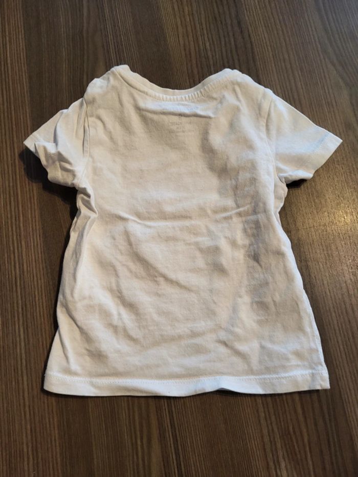 T-shirt taille 9 mois (71 cm) - photo numéro 2