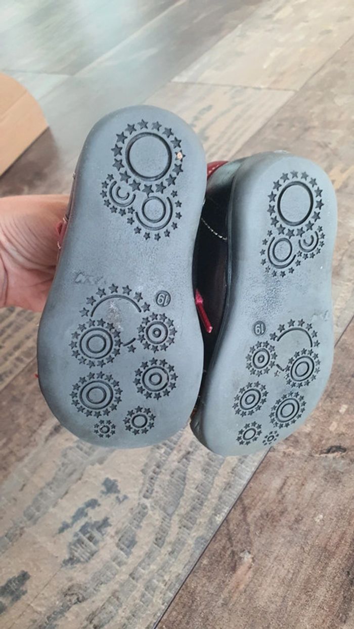 👦 chaussures gbb Taille 19 en très bon état - photo numéro 4