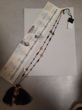 Collier long pompons noirs triangle perle dorée nali'