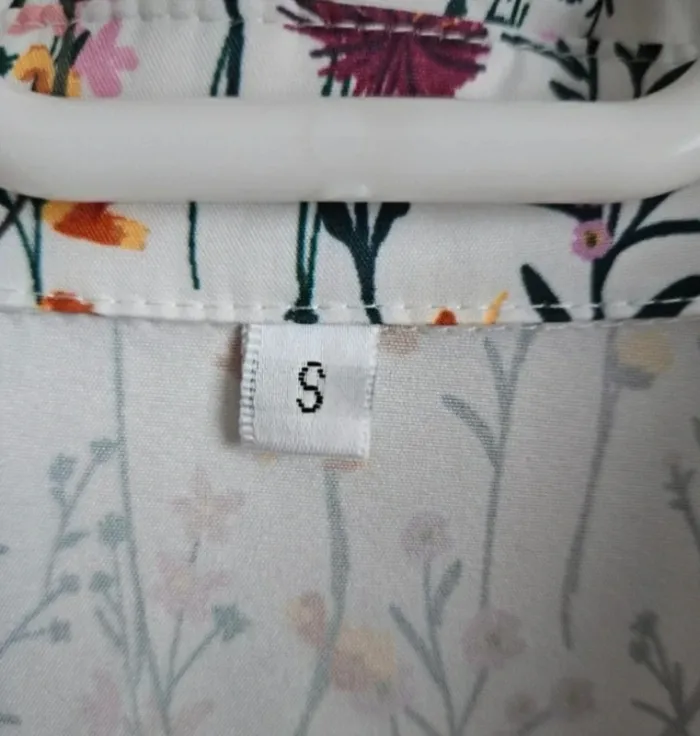 Chemisier fleuri blanc taille S - photo numéro 3