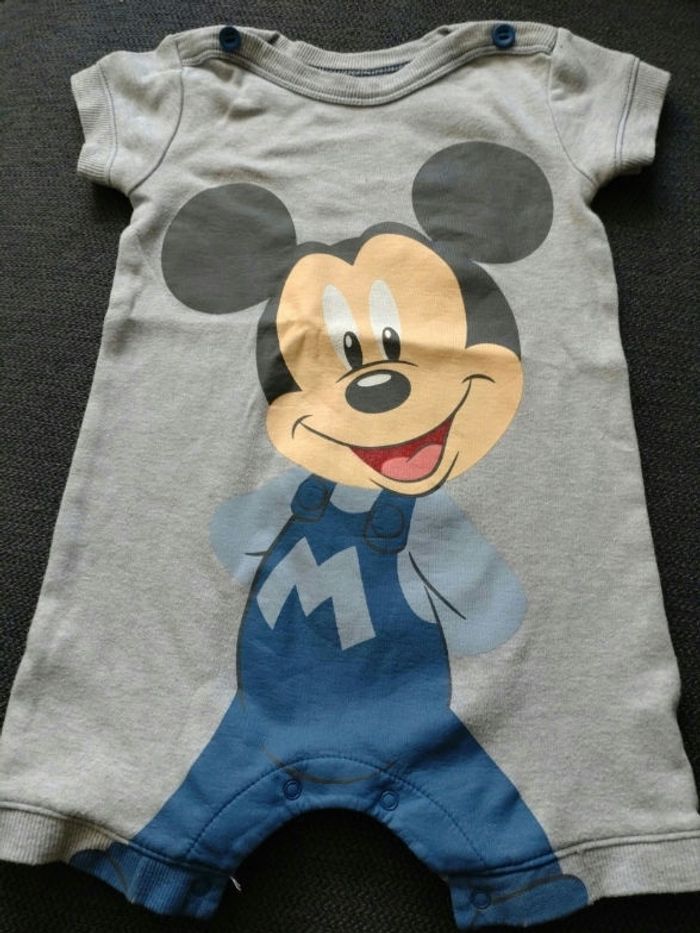Combi short Disneyland Paris taille 18 mois