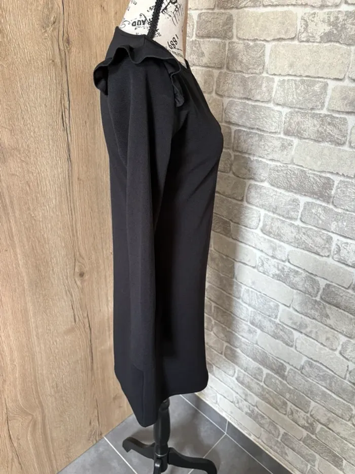 Robe noire manches longues taille 34 - photo numéro 2