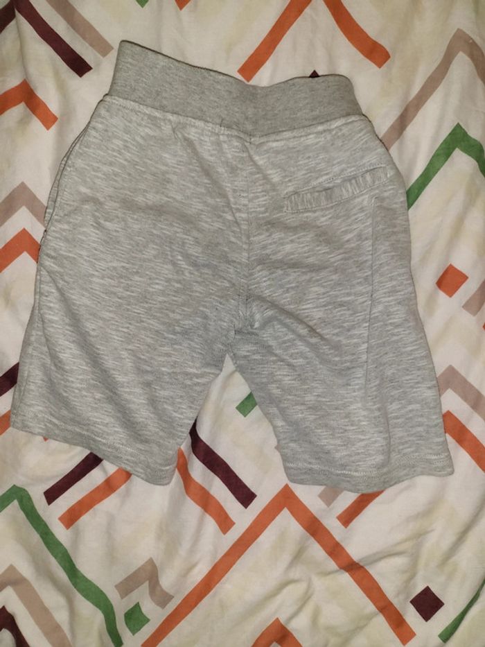 Short 8 ans - photo numéro 2