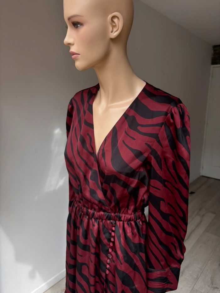Robe d’été zébrée manche longue Zara neuve - photo numéro 3