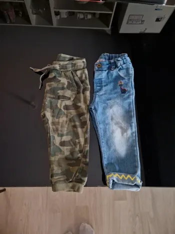 1Jeans + 1 Jogging 18 mois