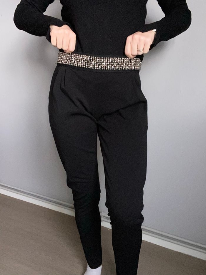 Pantalons noir avec perle taille s