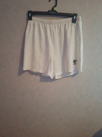 Short adidas blanc
