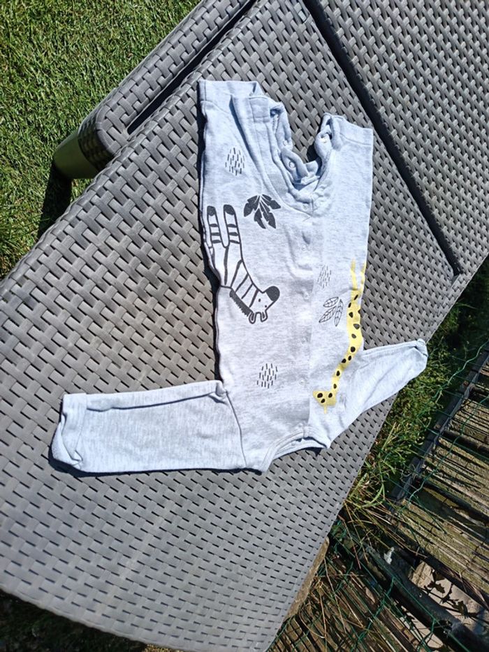 Combinaison pyjama grenouillère sans pieds - photo numéro 3