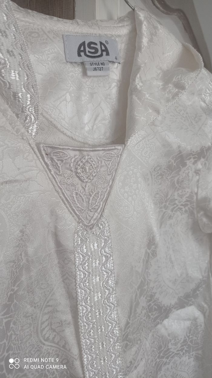 Djellaba enfant blanc cassé 3/4 ans parfait état 😉 - photo numéro 3