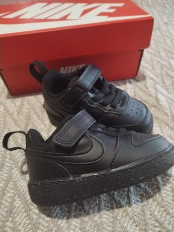 Nike bébé noires