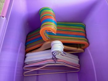 Lot 34 cintres enfants