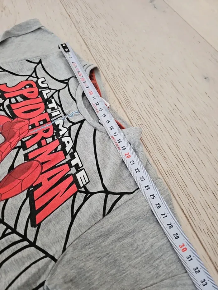 Tee-shirt Spidermam taille 4/5 ans - photo numéro 6