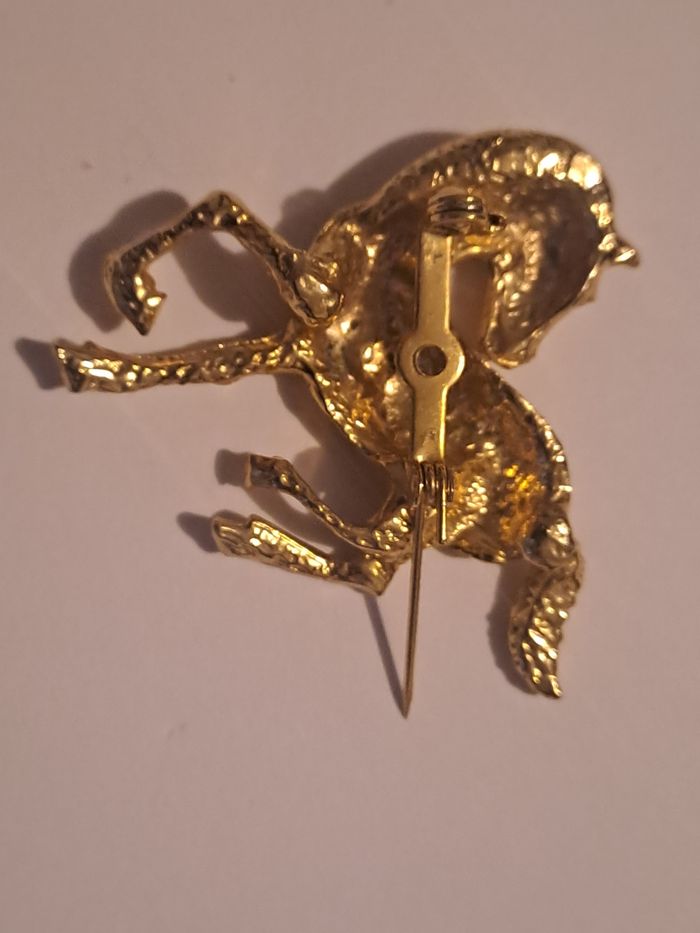 Broche cheval doré - photo numéro 9