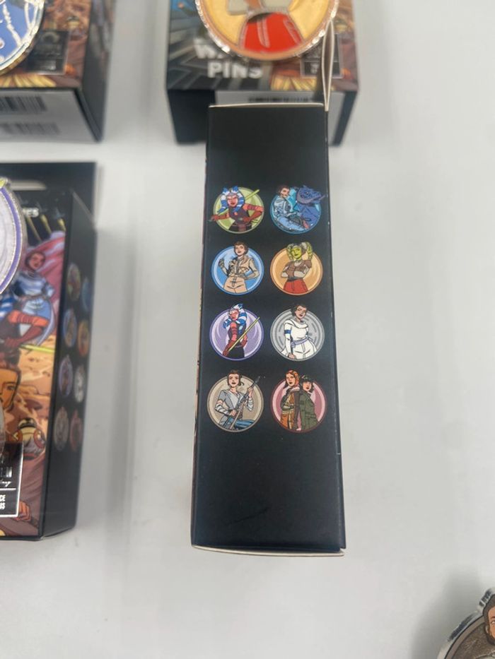 Collection Complète - Star Wars Women of the Galaxy Mystery Pins (2023) - photo numéro 7