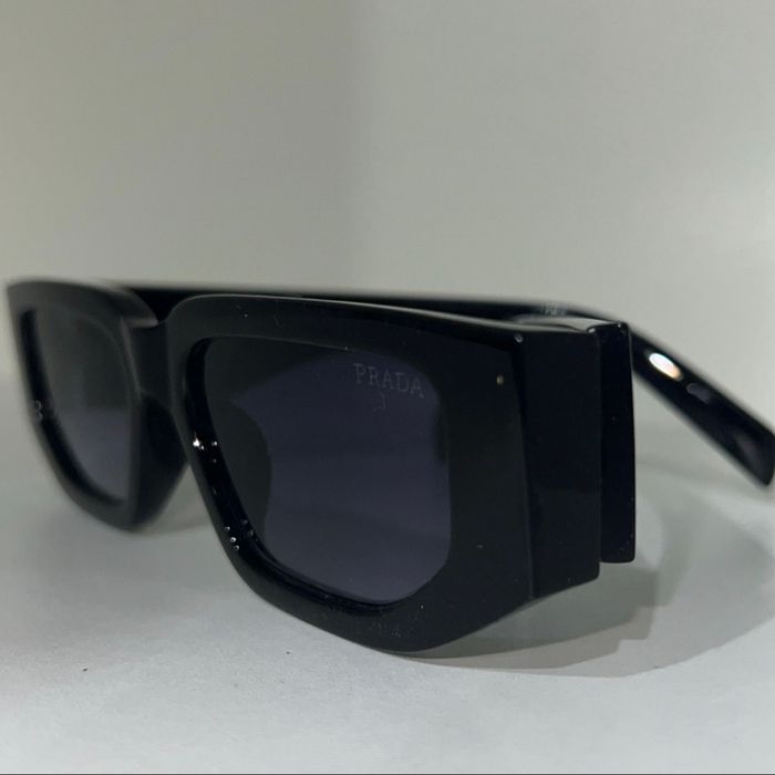 Lunettes de soleil Prada - photo numéro 2